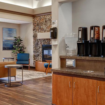 Days Inn By Wyndham Medicine Hat Exterior foto