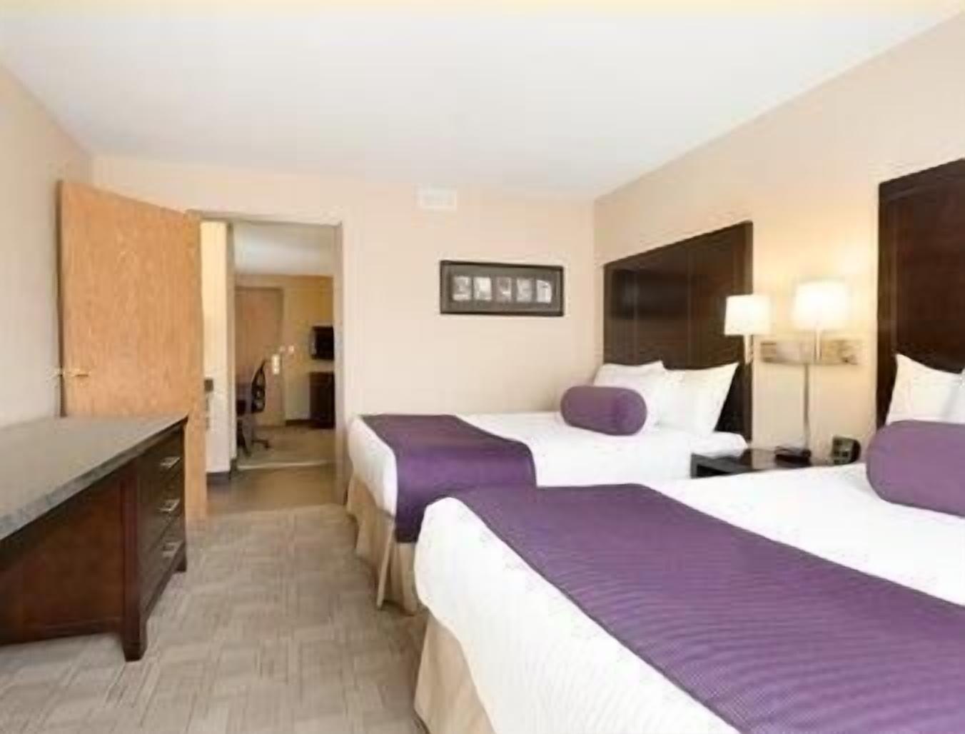 Days Inn By Wyndham Medicine Hat Exterior foto