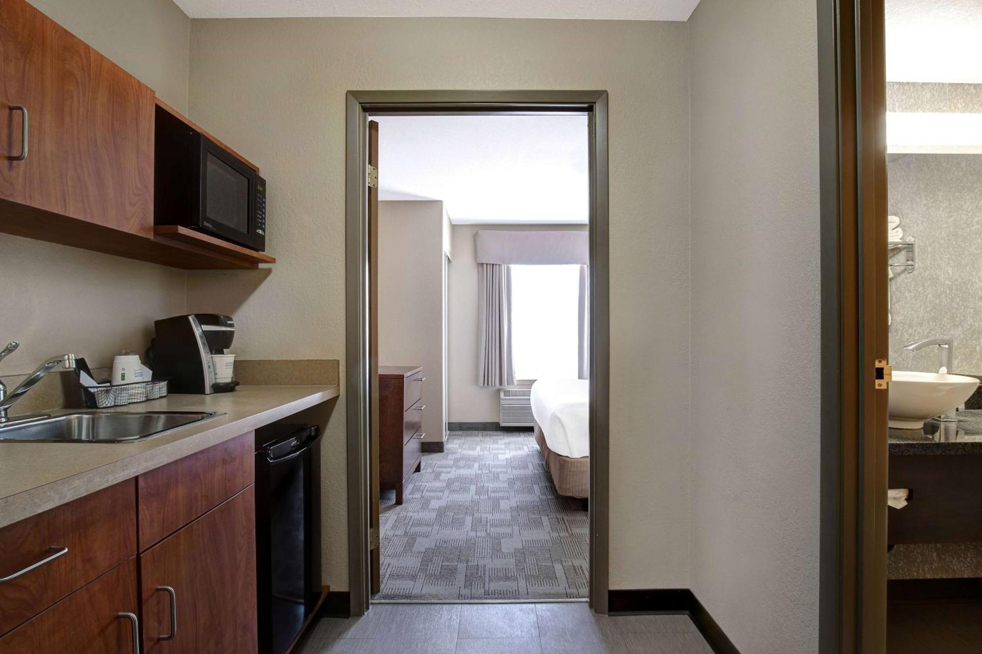 Days Inn By Wyndham Medicine Hat Exterior foto