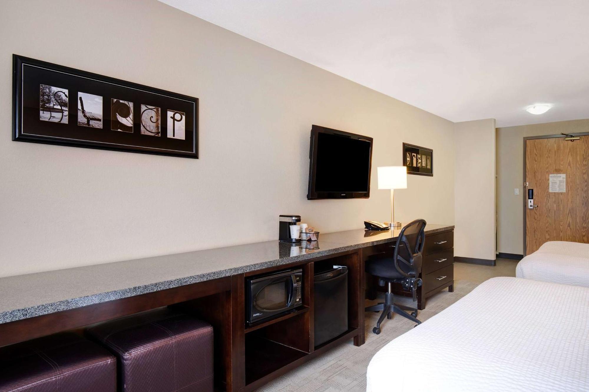 Days Inn By Wyndham Medicine Hat Exterior foto
