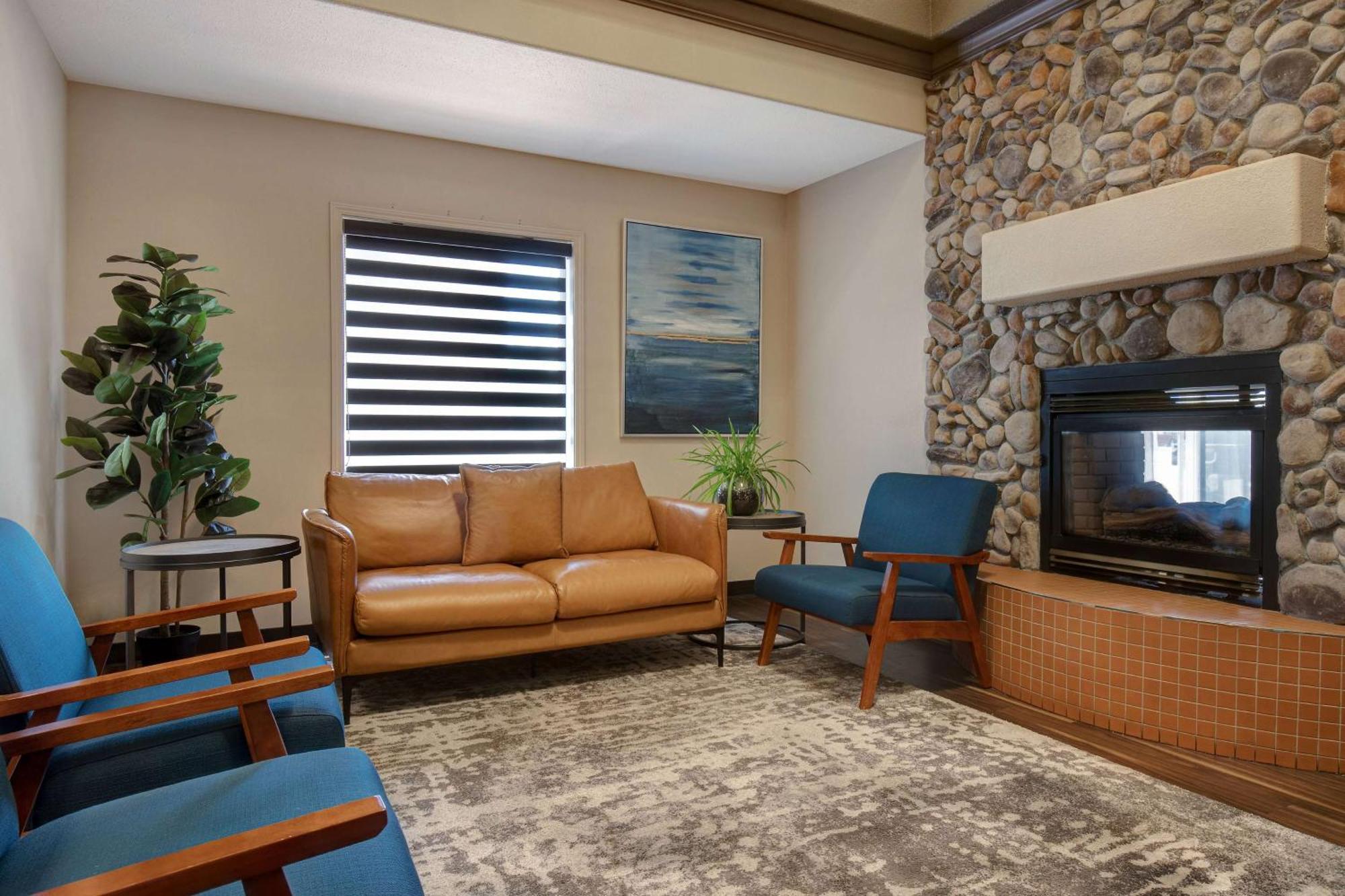 Days Inn By Wyndham Medicine Hat Exterior foto