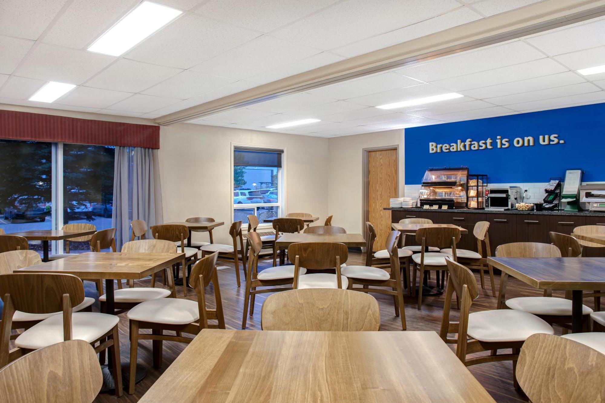 Days Inn By Wyndham Medicine Hat Exterior foto