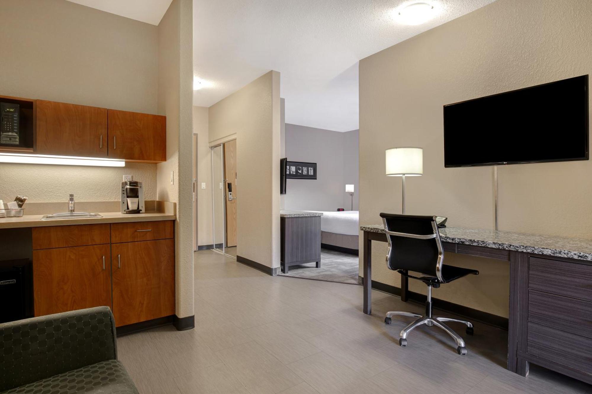 Days Inn By Wyndham Medicine Hat Exterior foto