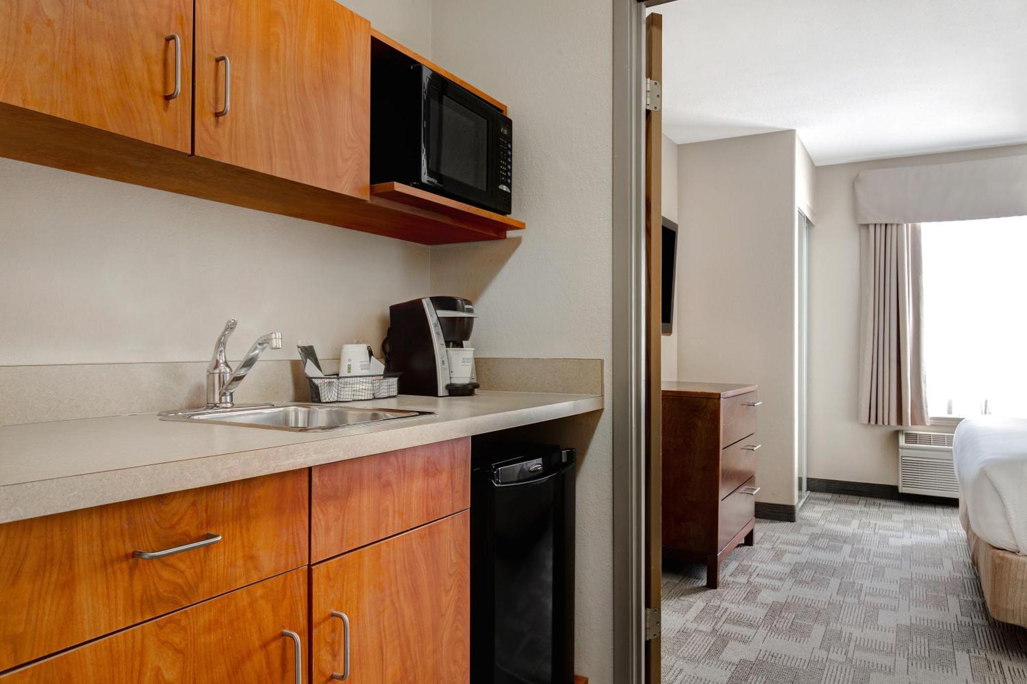 Days Inn By Wyndham Medicine Hat Exterior foto